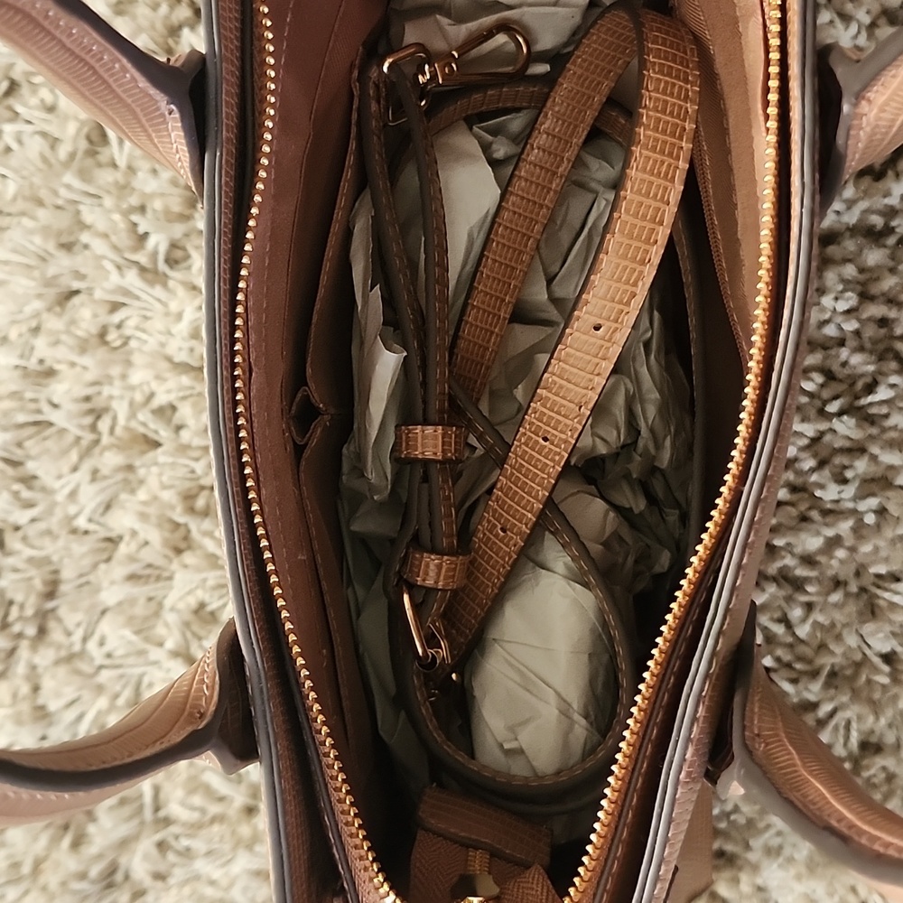 Purse - Picture 2 of 4